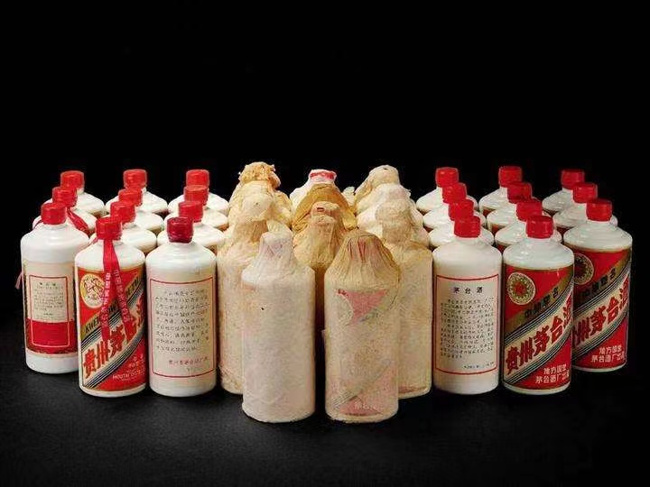 新疆老酒回收上门哪里回收(附近上门回收茅台酒）?